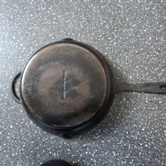 cast iron frying pan ~ Kitchenaid - Picture 3 of 3